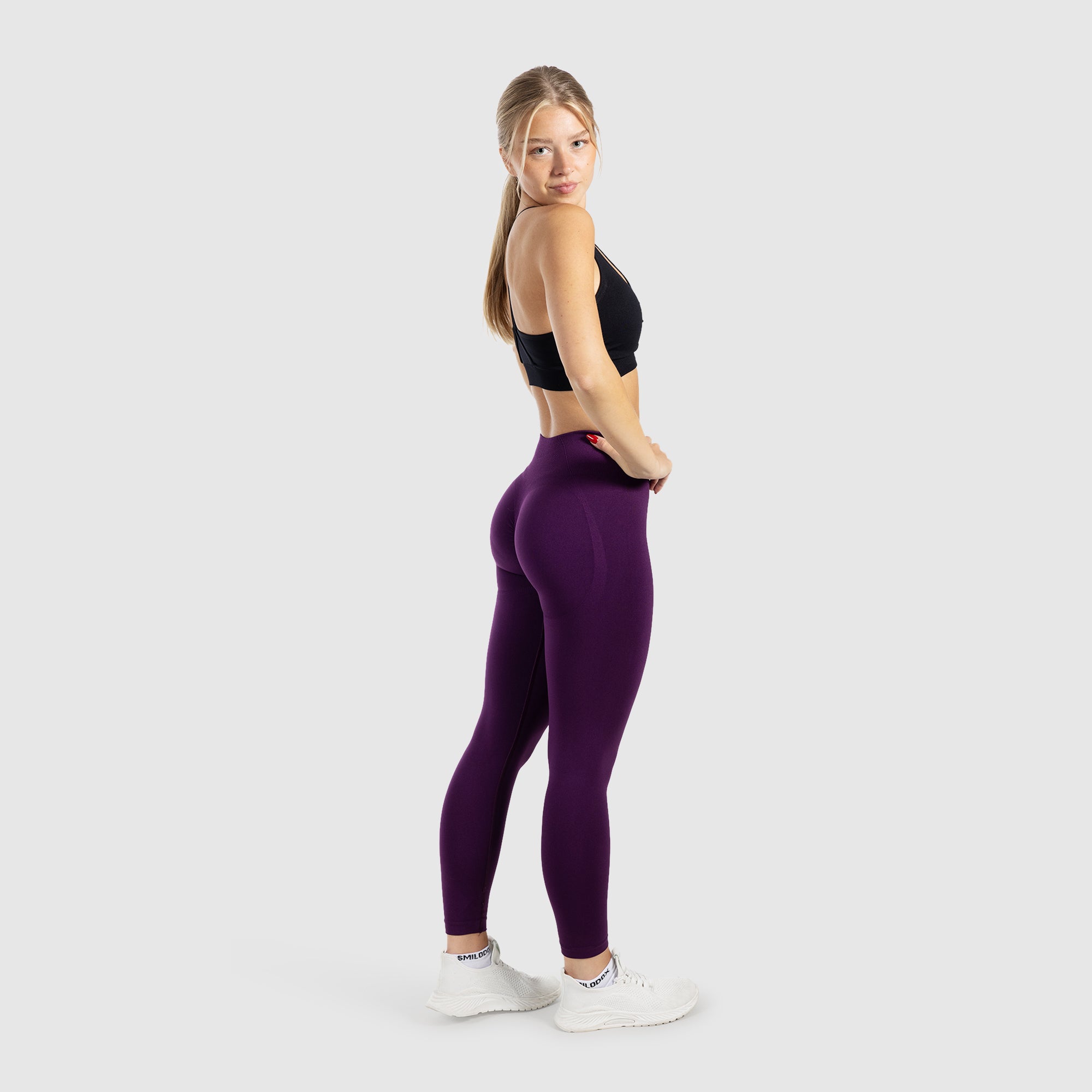 Violett S