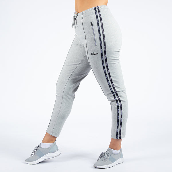 I pantaloni della tuta portano