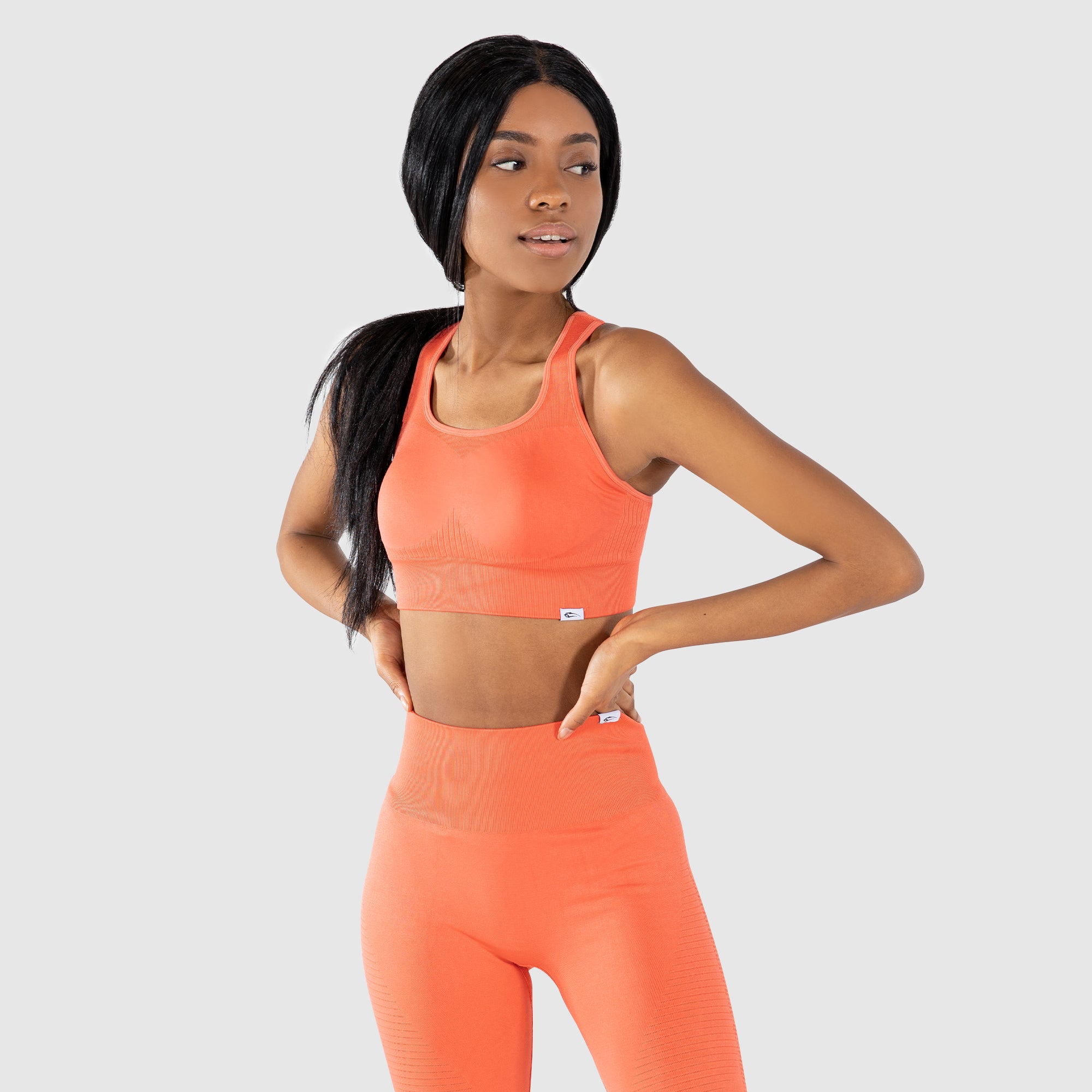 Consapevole del reggiseno sportivo