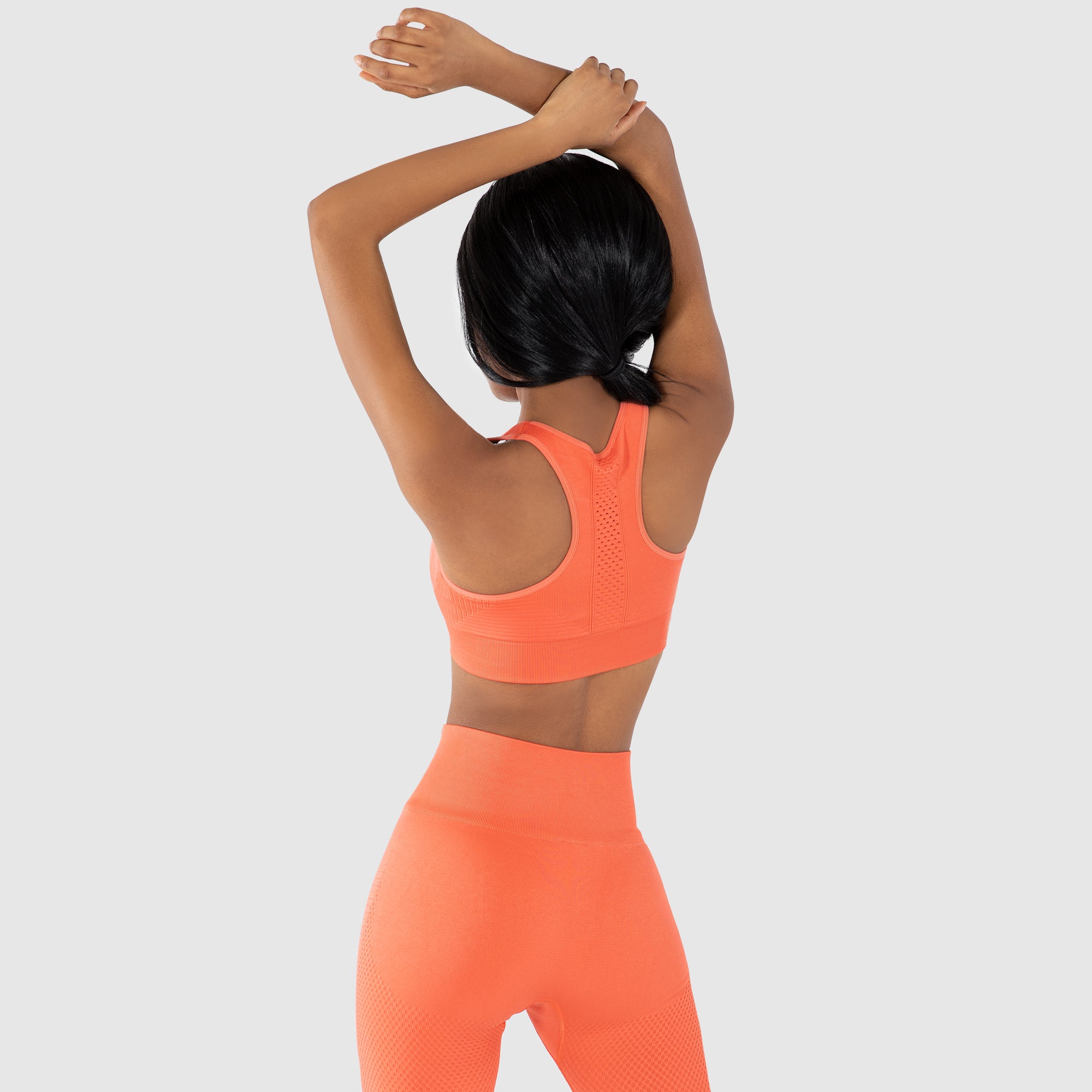 Consapevole del reggiseno sportivo